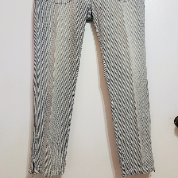 Levi's Striped Distressed Ankle Jeans Blue White Size 10 - Picture 4 of 12